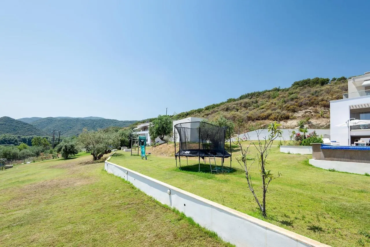 Afisia Villas Sarti 0*,
