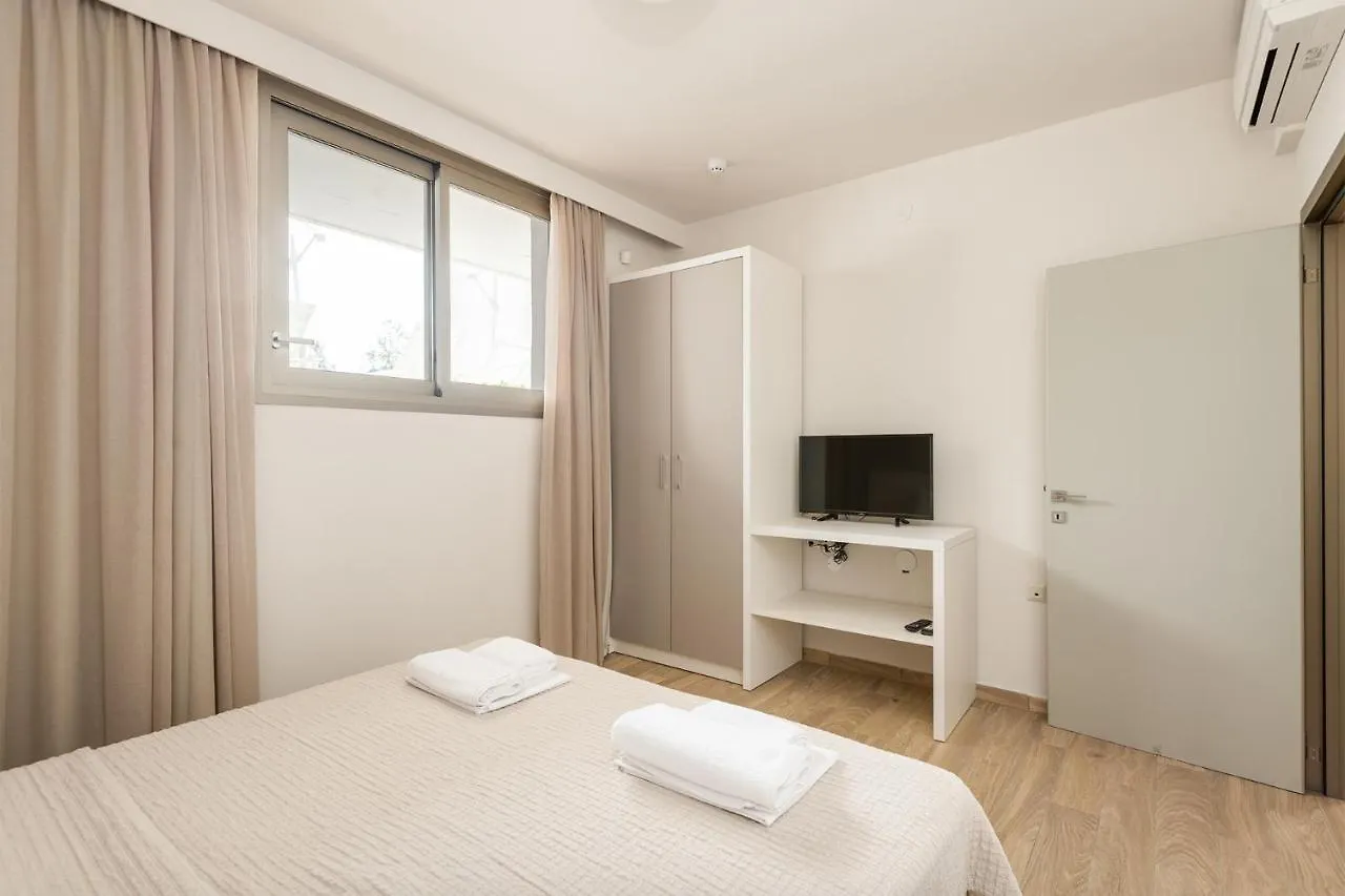 Afisia Villas Sarti