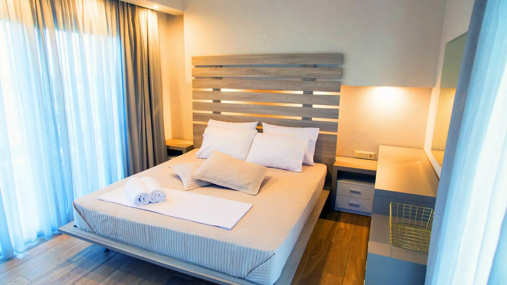 Afisia Villas Sarti